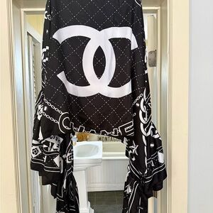 Black and White logo top